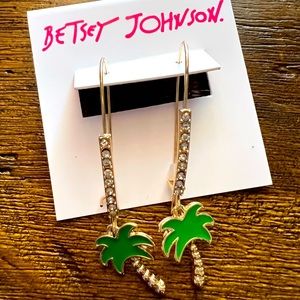 NWT Betsey Johnson Palm Tree 🌴 Earrings